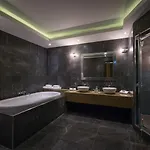 & فندق