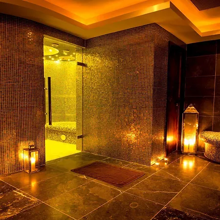 & Hotell 4*