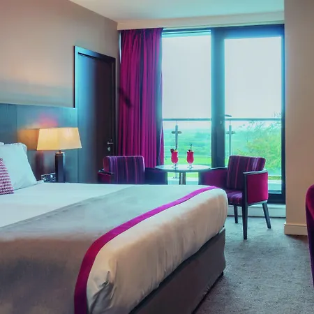 & Hotell Loughrea