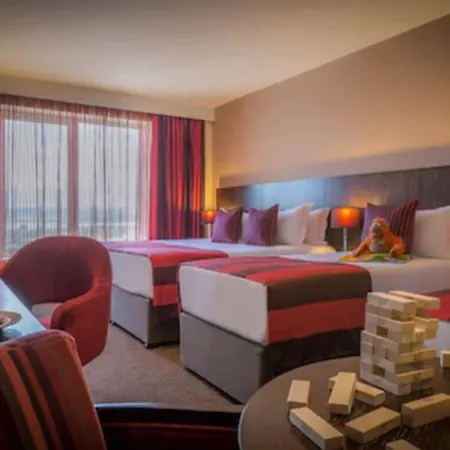 Hotel &
