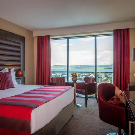 & Hotell 4*