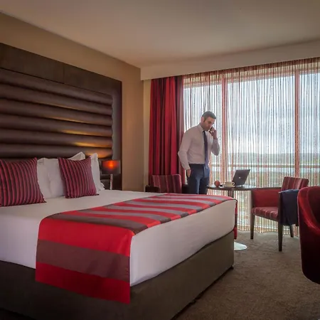 Hotell & 4*