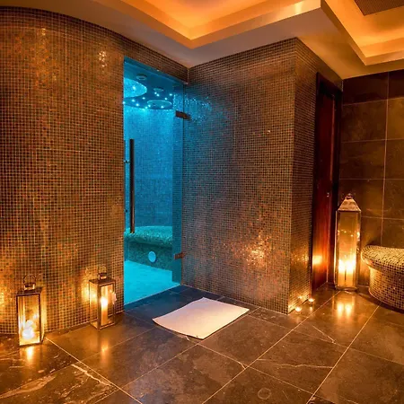 & 4* Loughrea