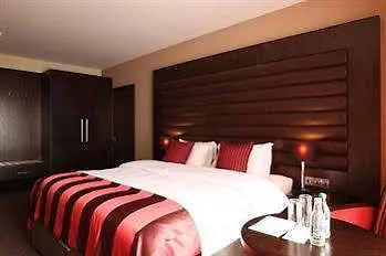& Hotel