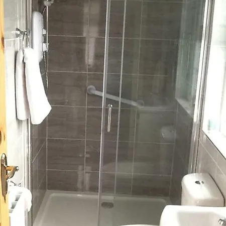 & Hotell Loughrea